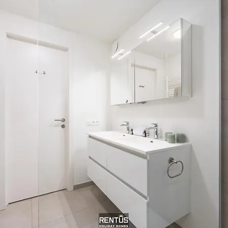 C-dream - For 6 Persons With Partial Sea View