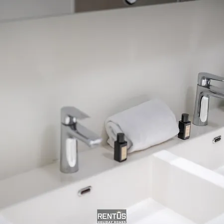 C-dream - For 6 Persons With Partial Sea View *