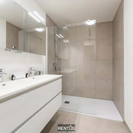 Apartment C-dream - For 6 Persons With Partial Sea View Blankenberge